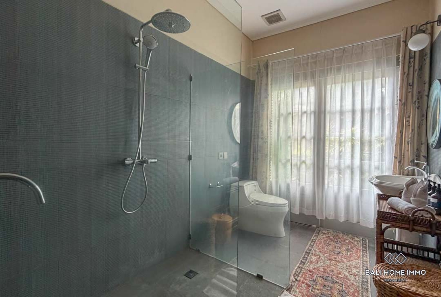 Luxury 4 + 1 Bedrooms family villa for sale in Bali, Pererenan view 13