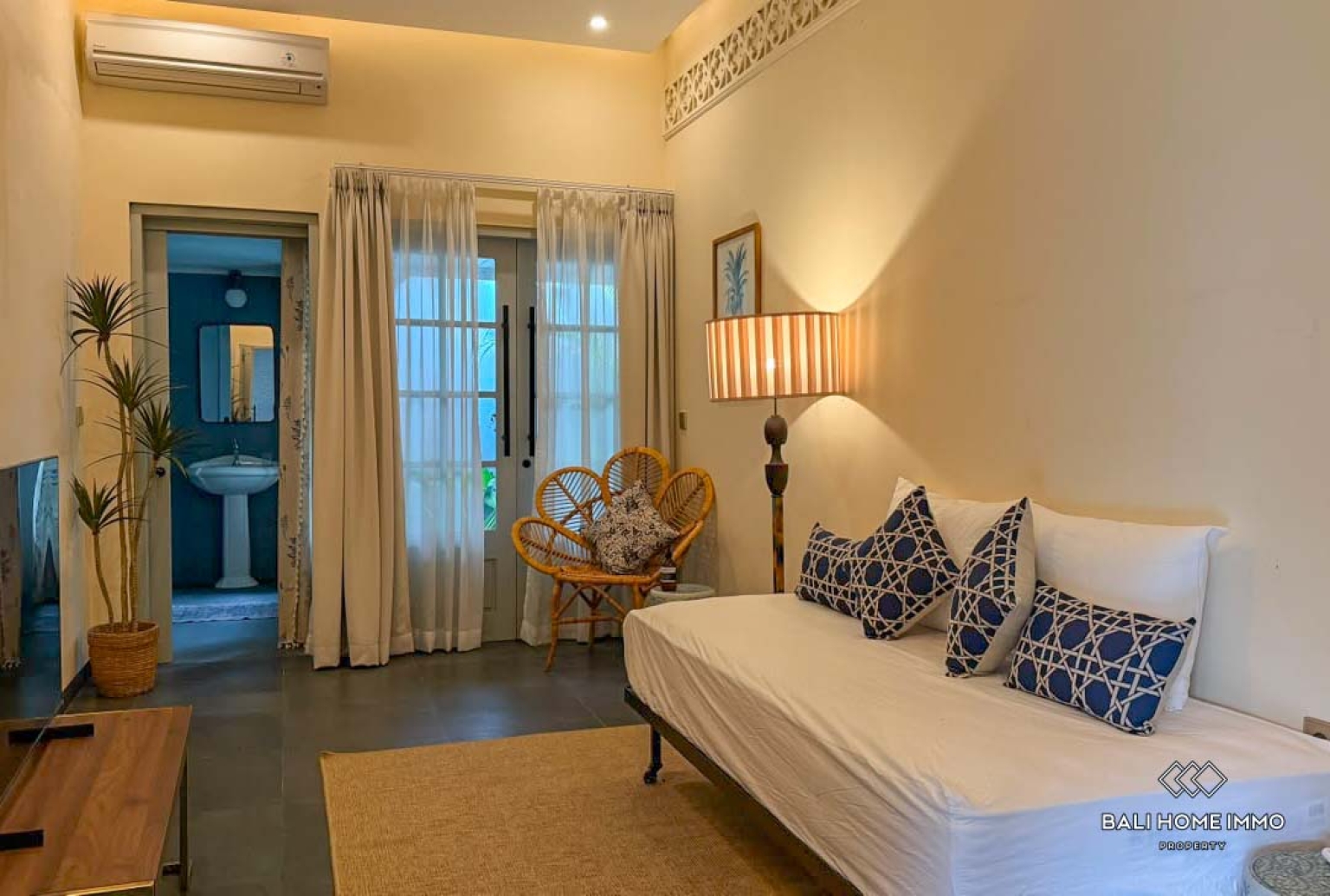 Luxury 4 + 1 Bedrooms family villa for sale in Bali, Pererenan view 9