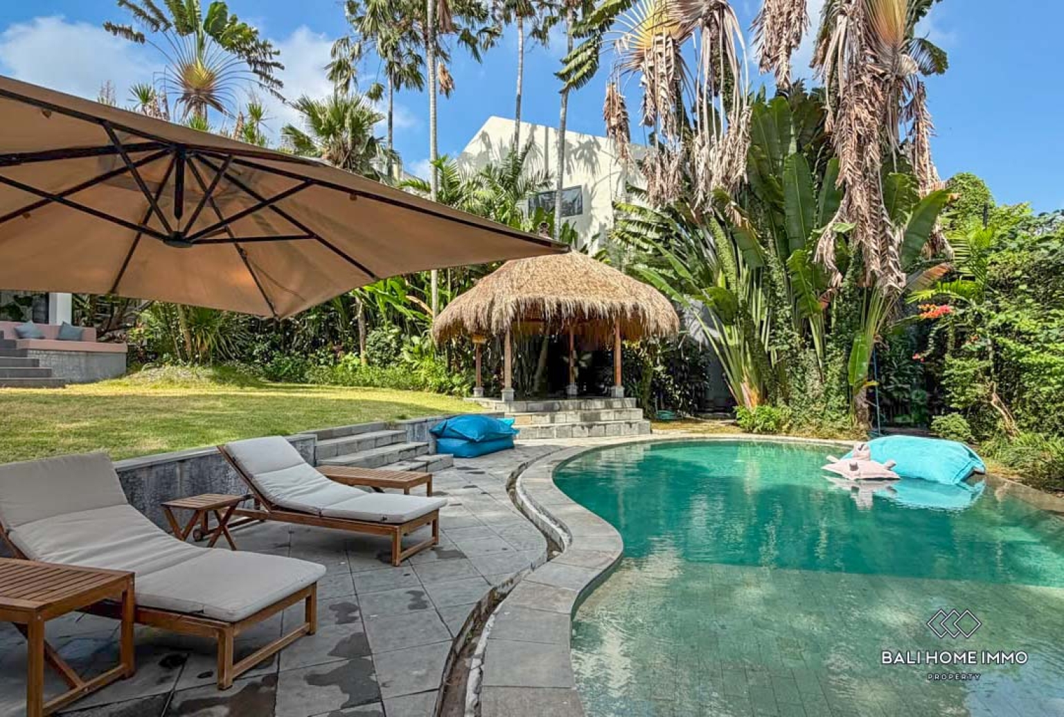 Luxury 4 + 1 Bedrooms family villa for sale in Bali, Pererenan view 18