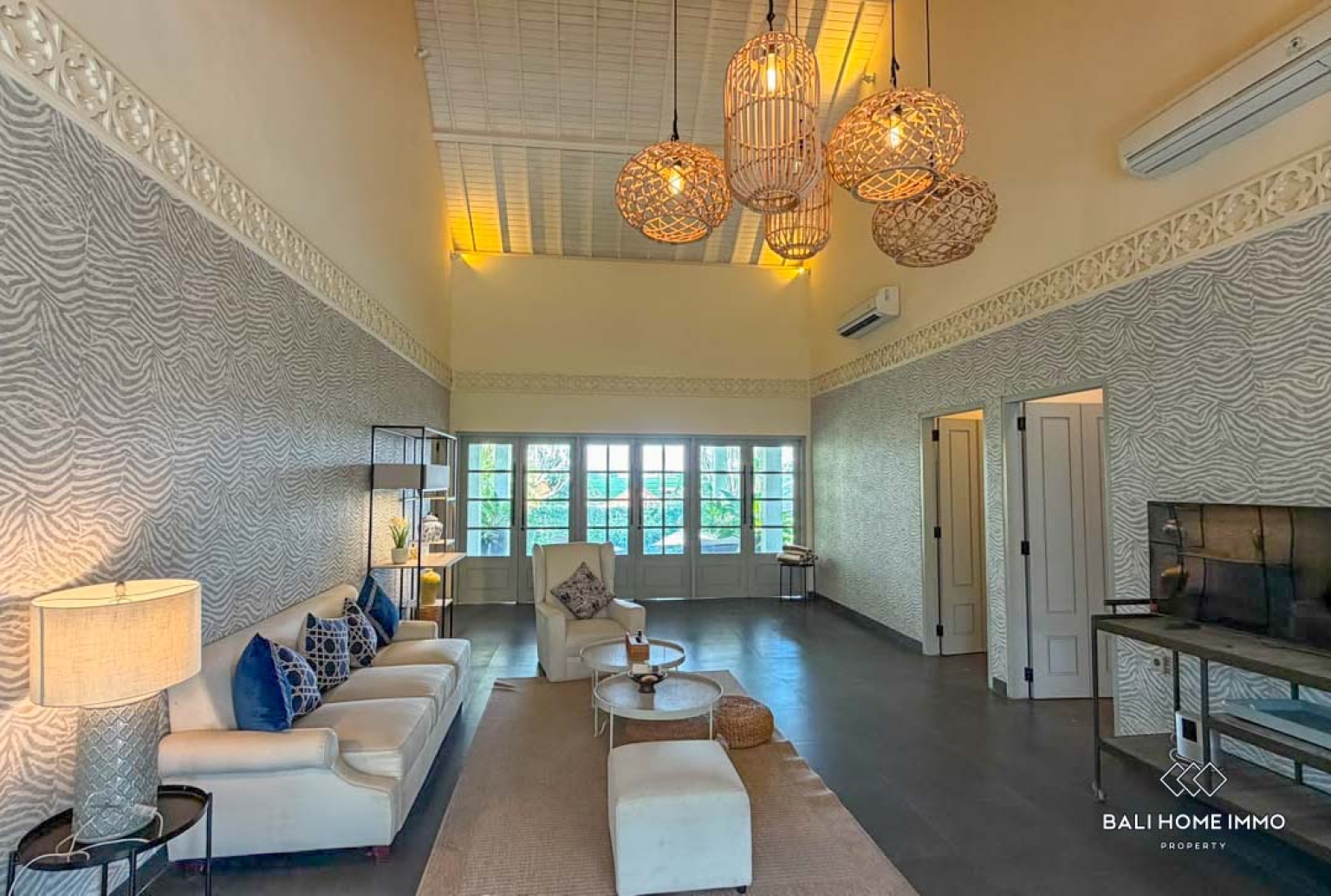 Luxury 4 + 1 Bedrooms family villa for sale in Bali, Pererenan view 4