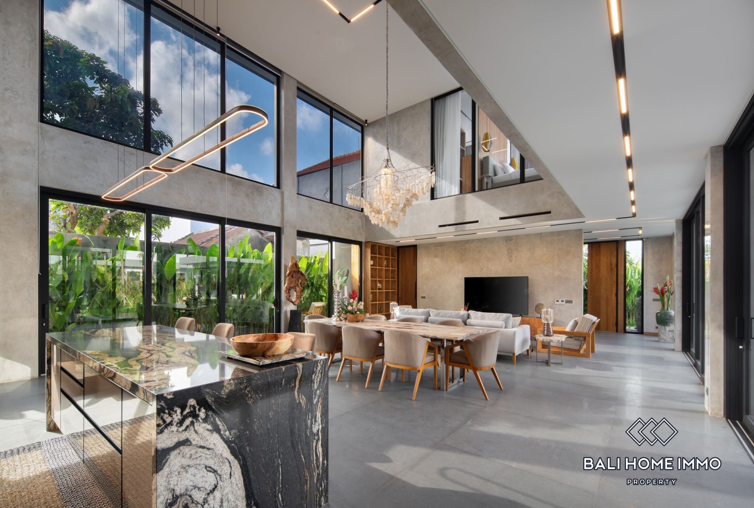 Luxury 4 Bedroom Family Villa for Rent in Umalas view 5