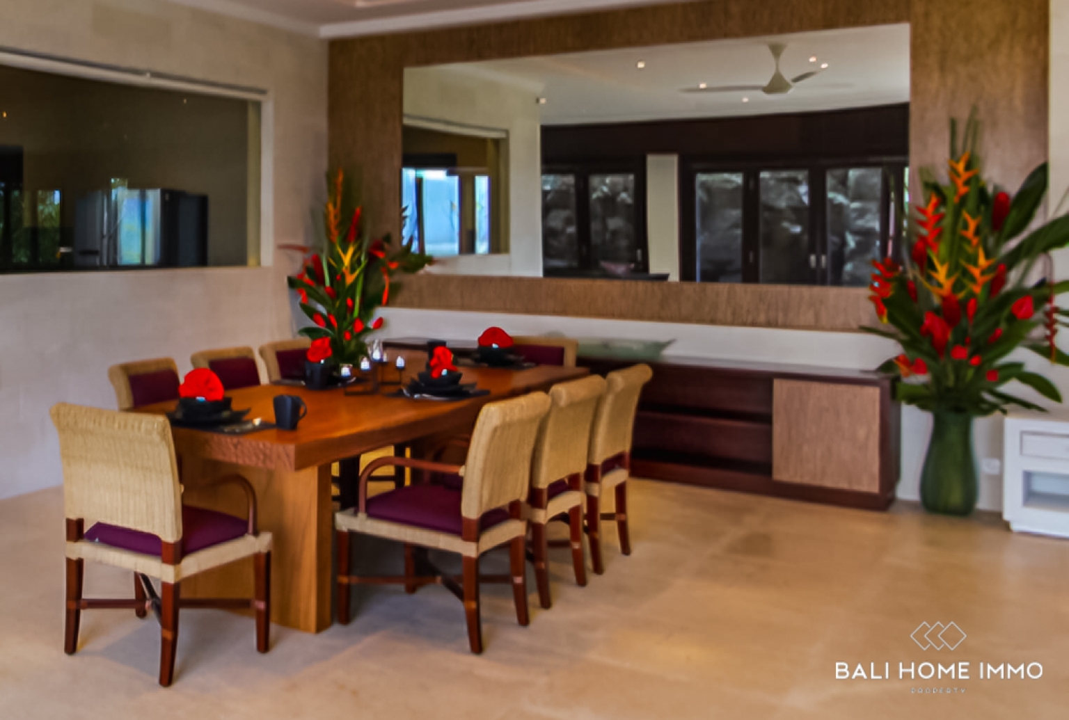 VILLA DE LUXE DE 4 CHAMBRES AVEC VUE SUR L'OCÉAN ET PERCH SUR LES COLLINES À VENDRE À PANDAWA view 9