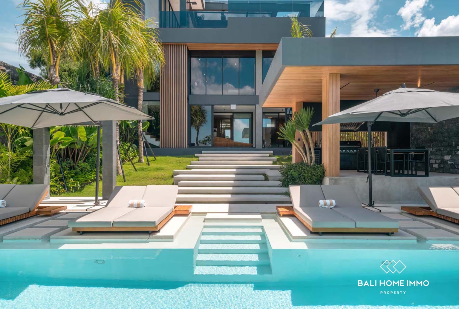 LUXURY 4 BEDROOM VILLA FOR LEASEHOLD SALE IN CANGGU BALI view 2