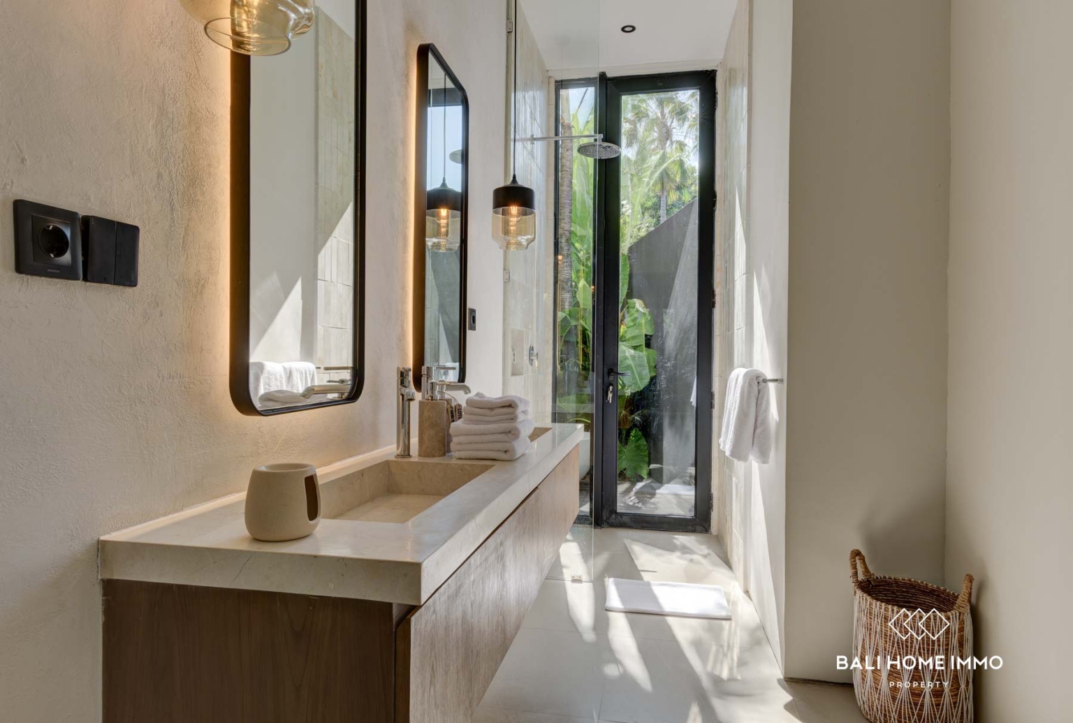 Villa de luxe de 4 chambres à vendre en bail emphytéotique à Pererenan, Bali view 22