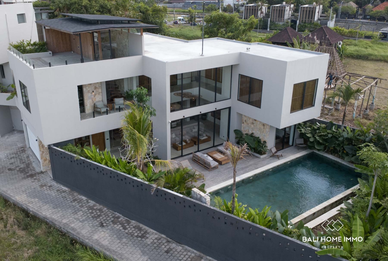 Villa de luxe de 4 chambres à vendre en bail emphytéotique à Pererenan, Bali view 33