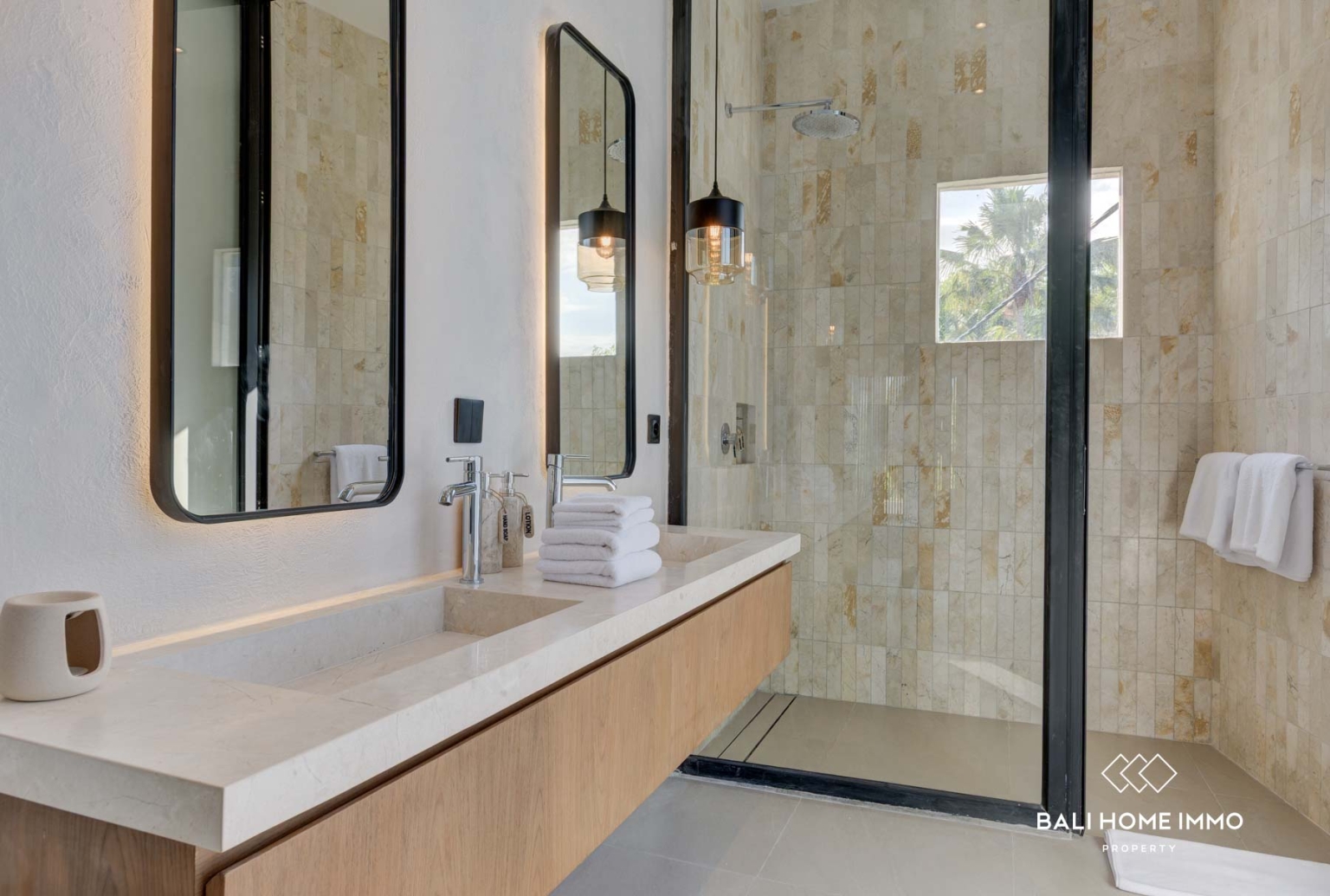 Villa de luxe de 4 chambres à vendre en bail emphytéotique à Pererenan, Bali view 23