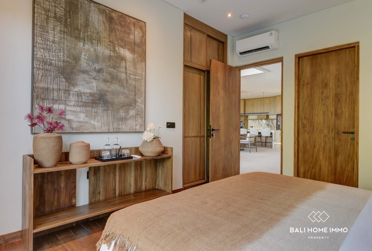 Villa de luxe de 4 chambres à vendre en bail emphytéotique à Pererenan, Bali view 19