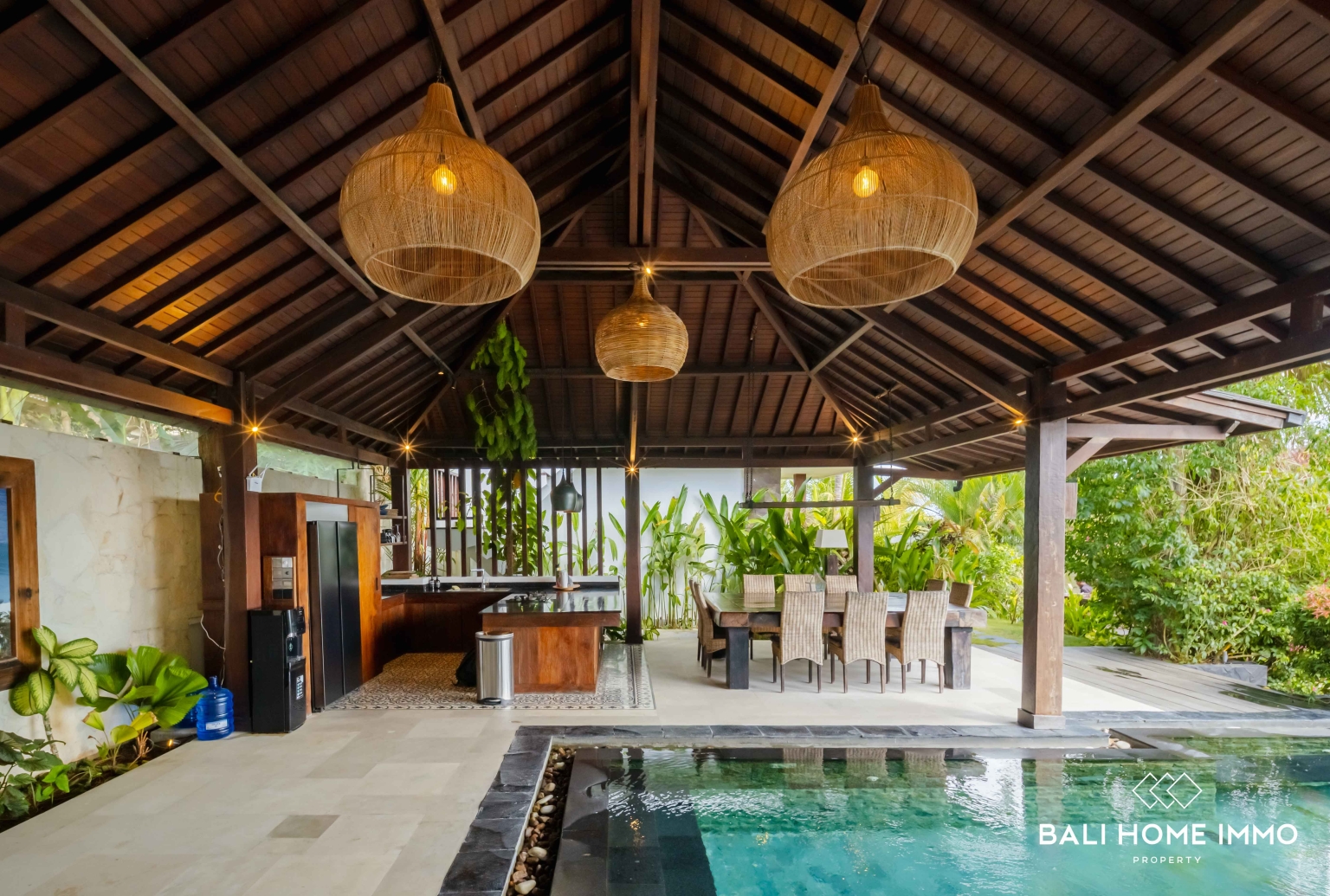 VILLA DE LUXE DE 5 CHAMBRES AVEC VUE SUR L'OCÉAN À VENDRE EN BAIL À BINGIN view 12