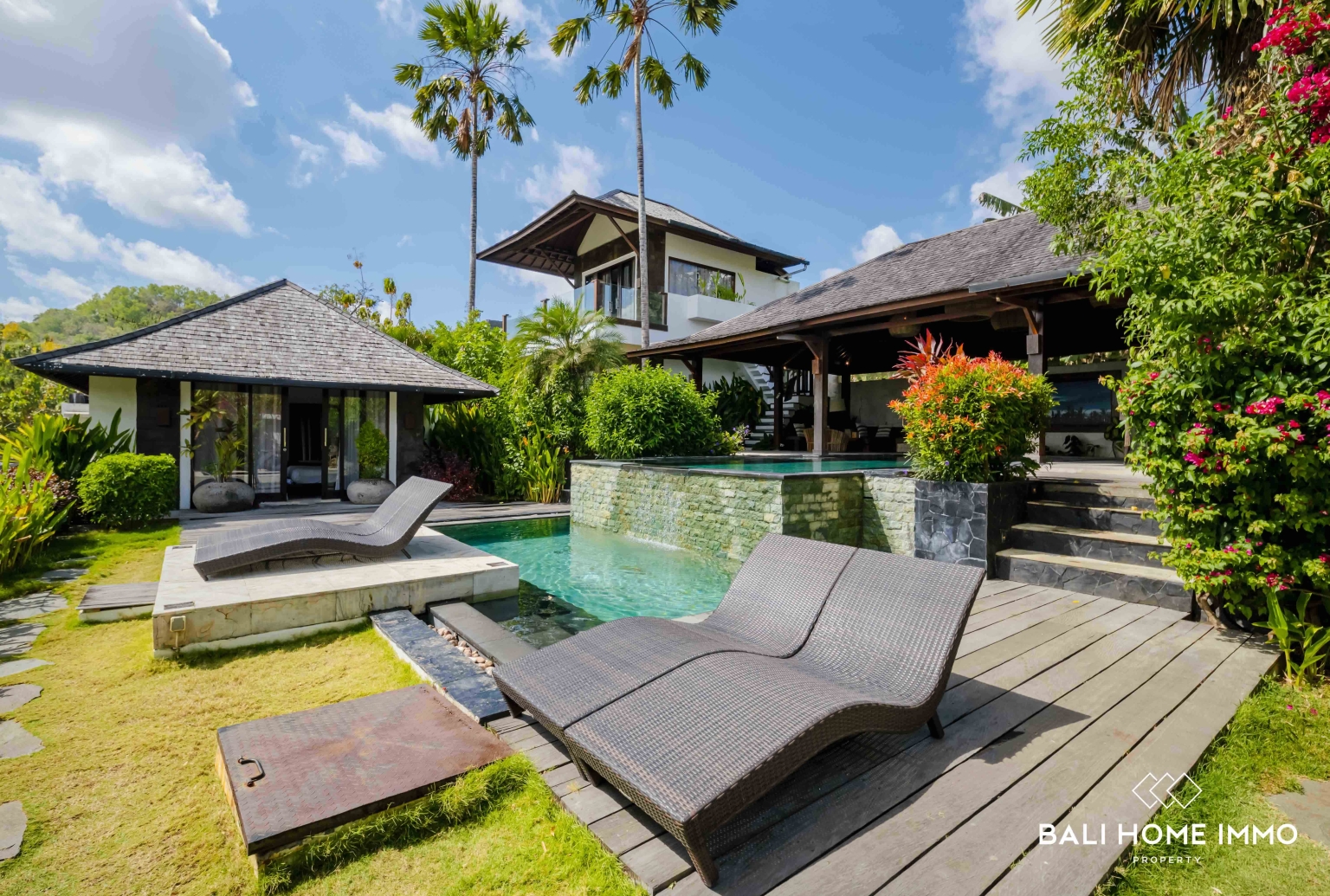 VILLA DE LUXE DE 5 CHAMBRES AVEC VUE SUR L'OCÉAN À VENDRE EN BAIL À BINGIN view 3