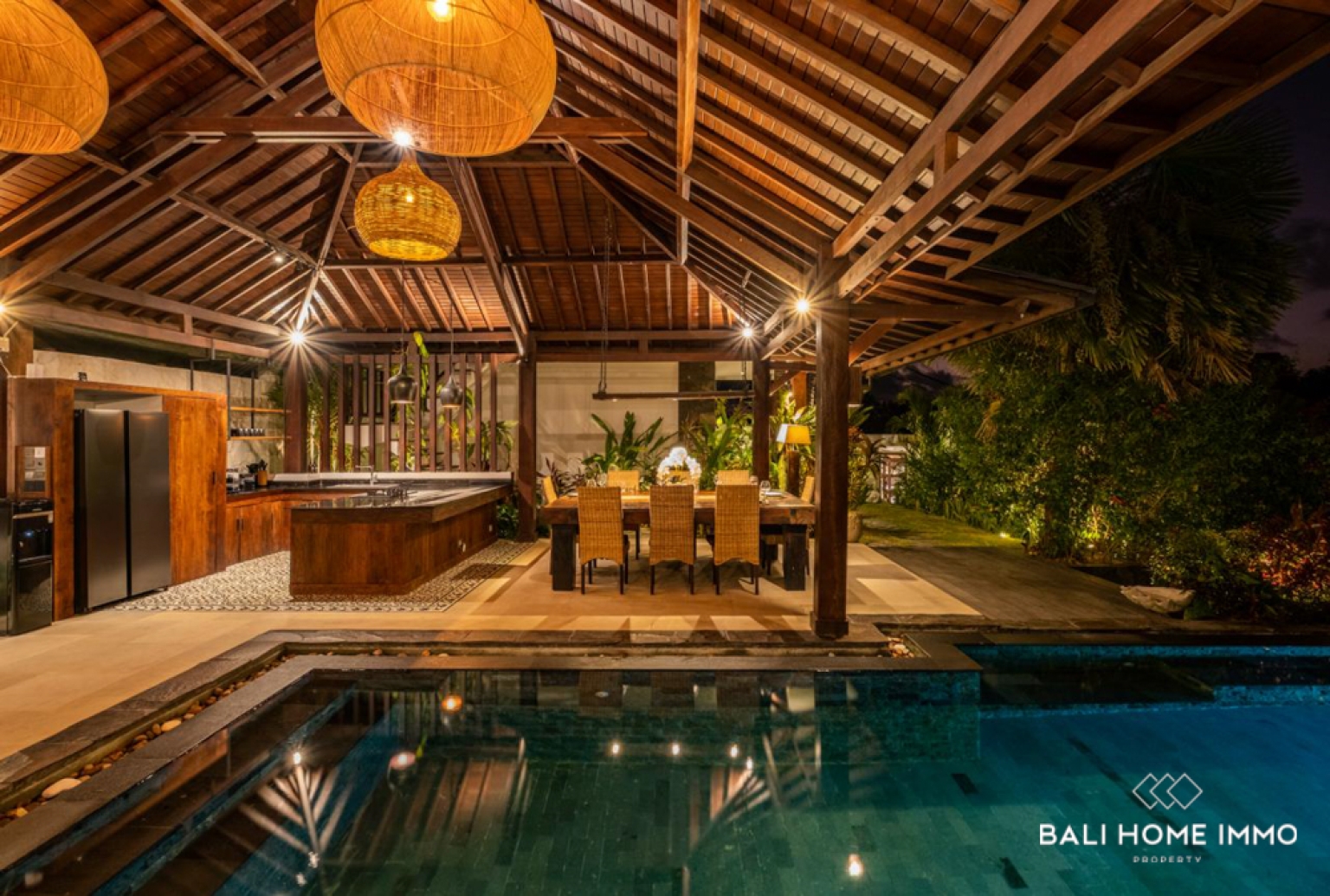 VILLA DE LUXE DE 5 CHAMBRES AVEC VUE SUR L'OCÉAN À VENDRE EN BAIL À BINGIN view 3