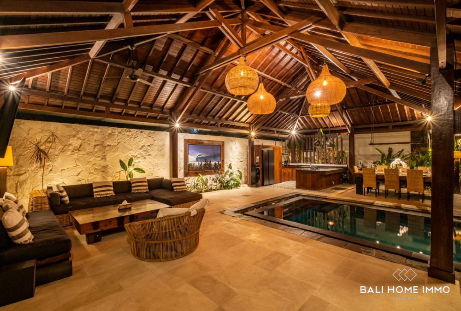 VILLA DE LUXE DE 5 CHAMBRES AVEC VUE SUR L'OCÉAN À VENDRE EN BAIL À BINGIN view 9