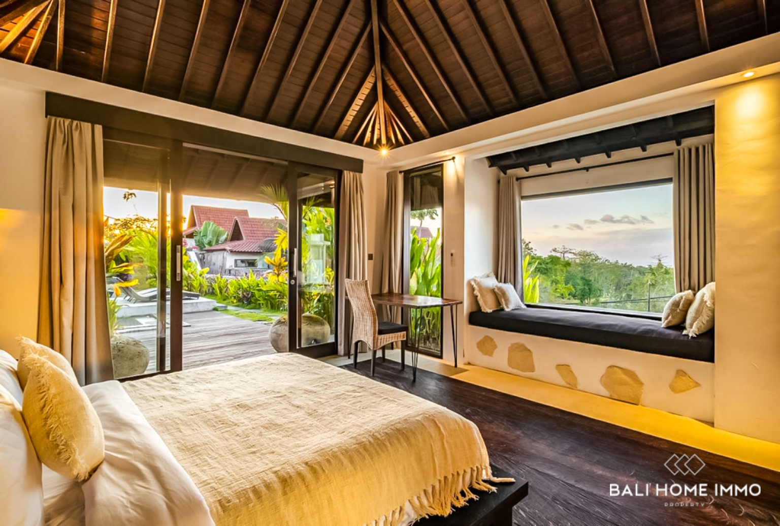 VILLA DE LUXE DE 5 CHAMBRES AVEC VUE SUR L'OCÉAN À VENDRE EN BAIL À BINGIN view 14