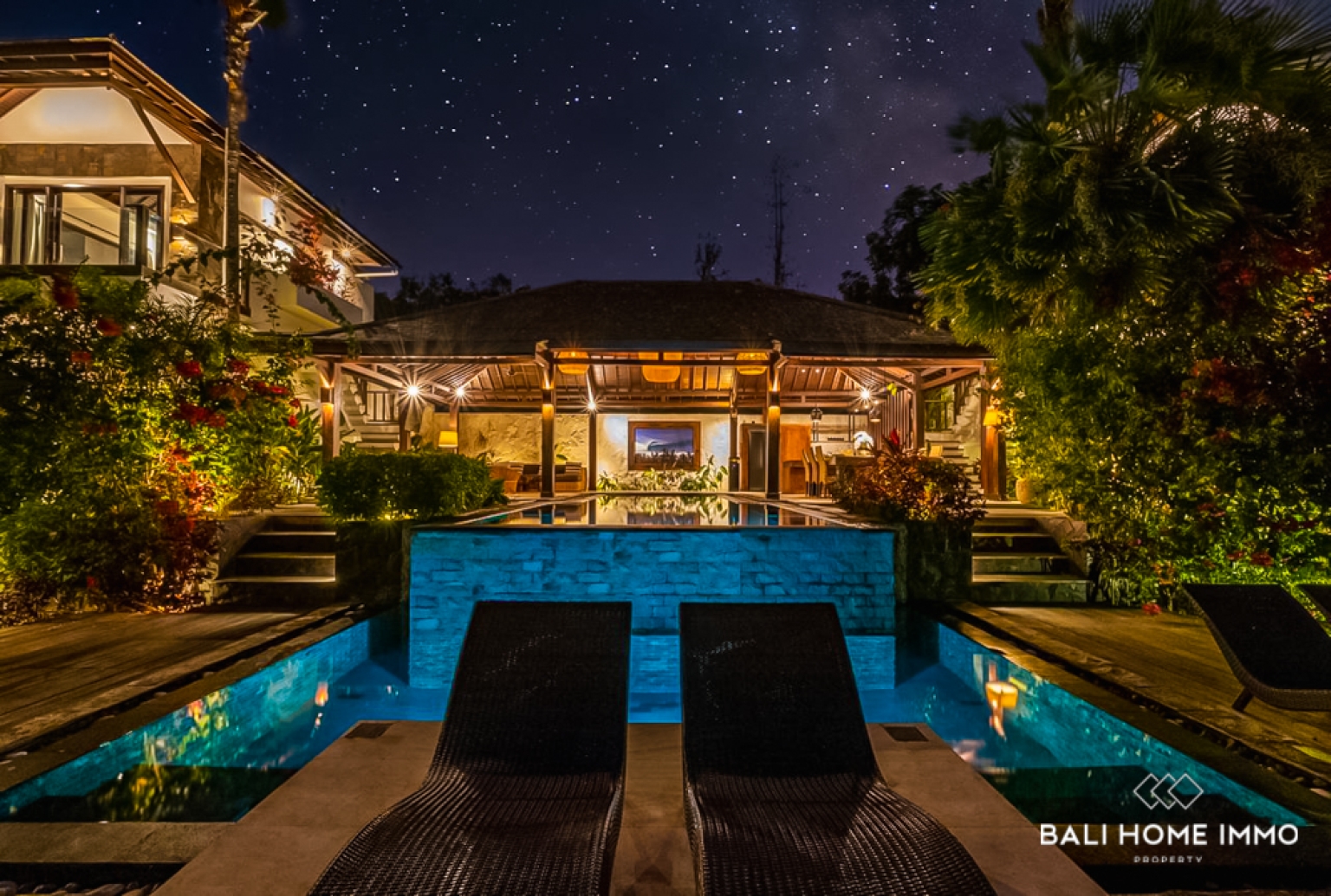 VILLA DE LUXE DE 5 CHAMBRES AVEC VUE SUR L'OCÉAN À VENDRE EN BAIL À BINGIN view 2