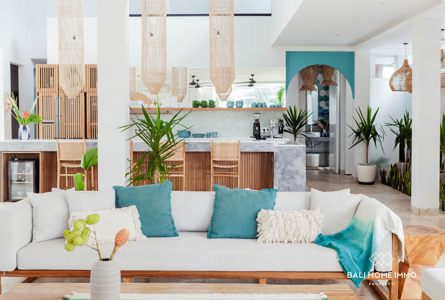 Luxury 6-Bedroom Family Villa with Private Pool or Yearly Rental in Berawa view 4