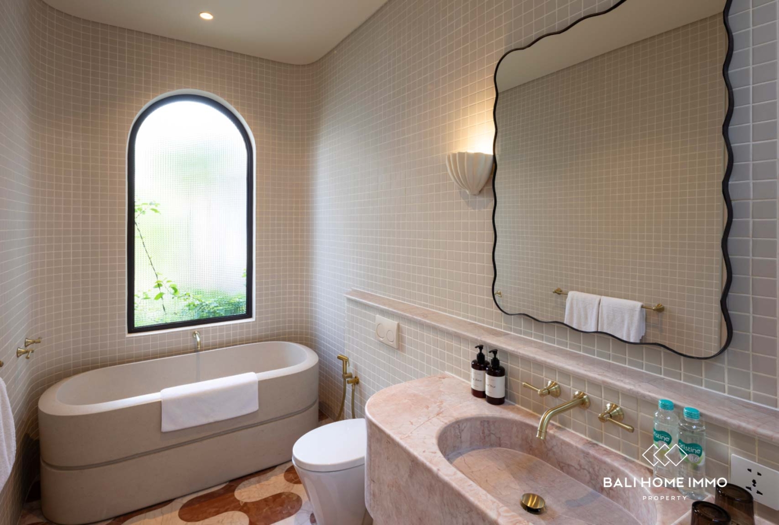Villa neuve de luxe de 3 chambres à vendre à Berawa, Bali view 14