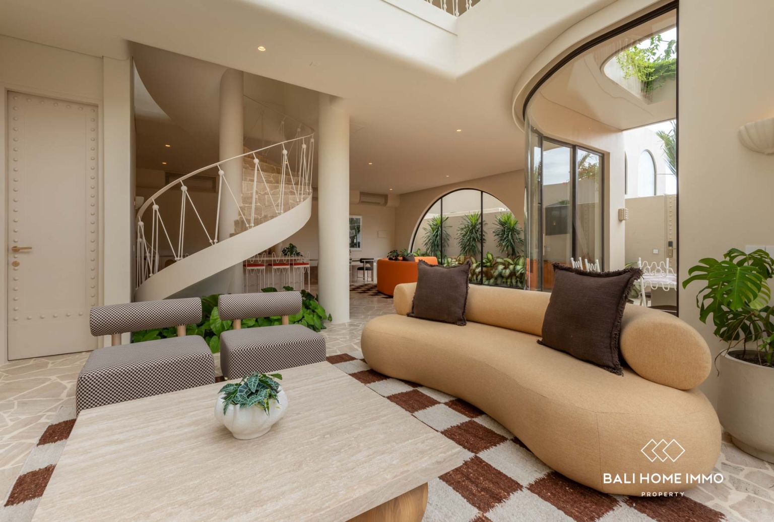 Villa neuve de luxe de 4 chambres à vendre à Berawa, Bali view 4