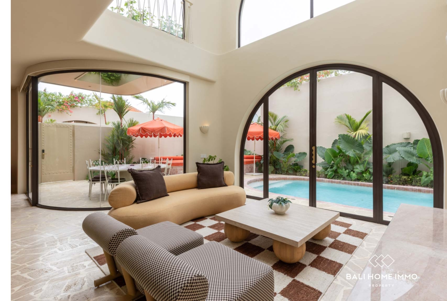 Villa neuve de luxe de 4 chambres à vendre à Berawa, Bali view 3