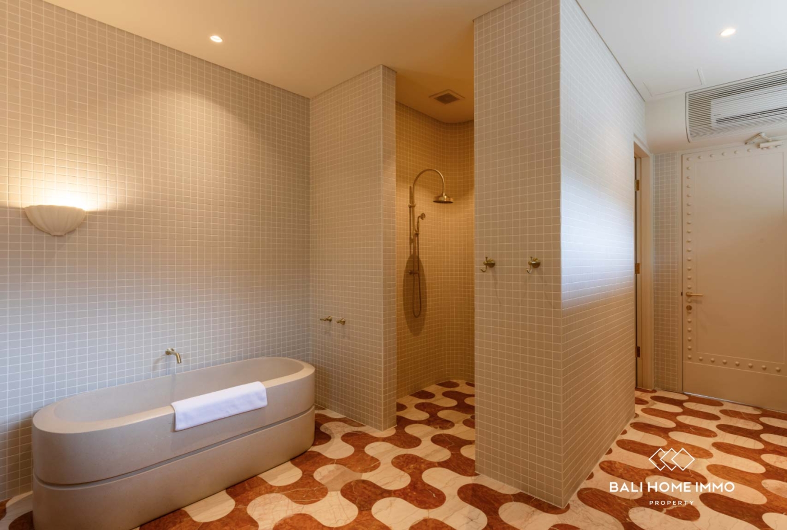 Villa neuve de luxe de 4 chambres à vendre à Berawa, Bali view 20