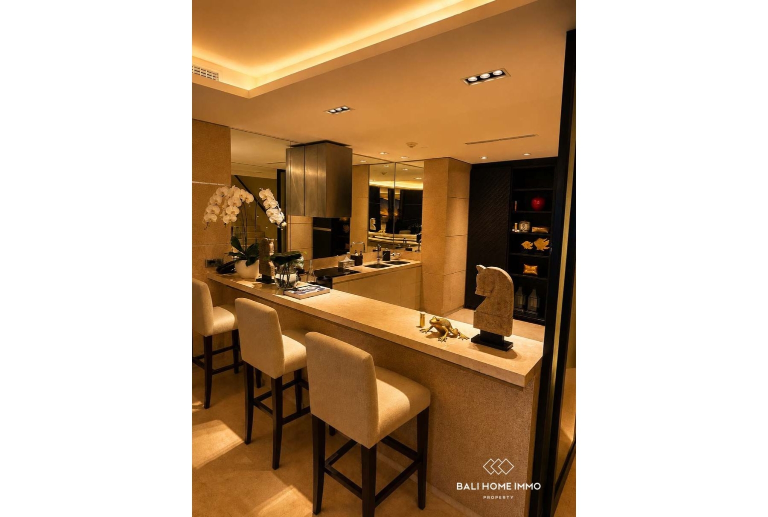 Villa Penthouse Mewah 3 Kamar untuk Dijual dengan Status Hak Sewa di Canggu Bali view 2