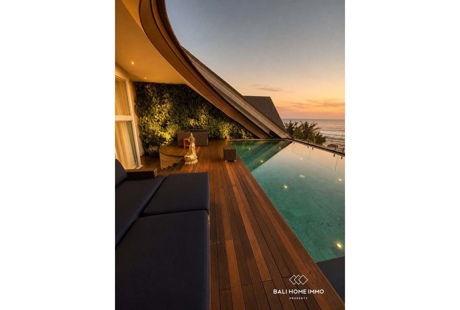 Villa Penthouse Mewah 3 Kamar untuk Dijual dengan Status Hak Sewa di Canggu Bali view 18