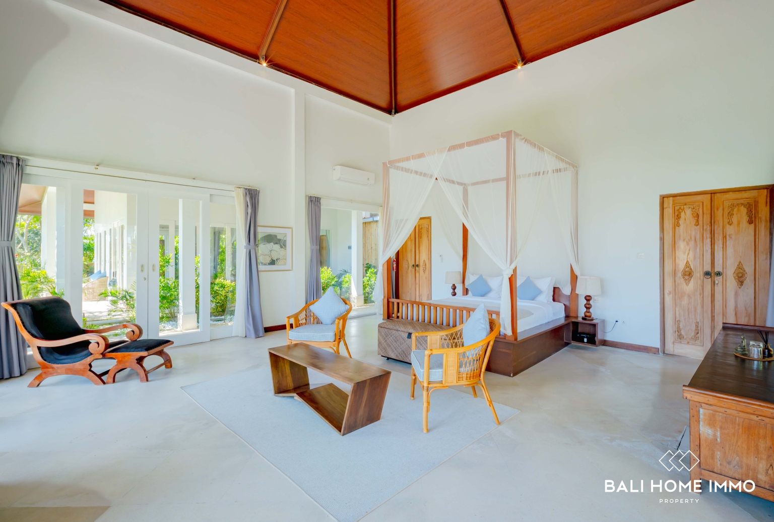 Majestic 10 Bedroom Cliffside Estate with Panoramic Ocean Views view 24