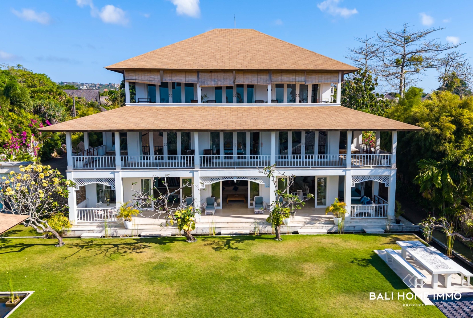 Majestic 10 Bedroom Cliffside Estate with Panoramic Ocean Views view 34
