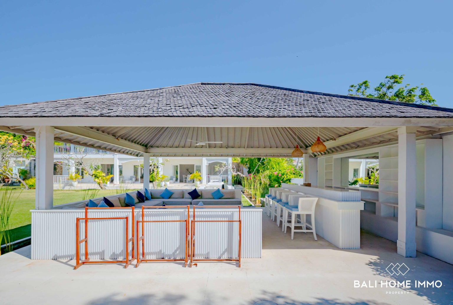 Majestic 10 Bedroom Cliffside Estate with Panoramic Ocean Views view 28
