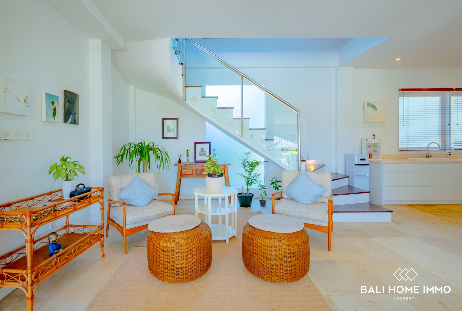 Majestic 10 Bedroom Cliffside Estate with Panoramic Ocean Views view 15
