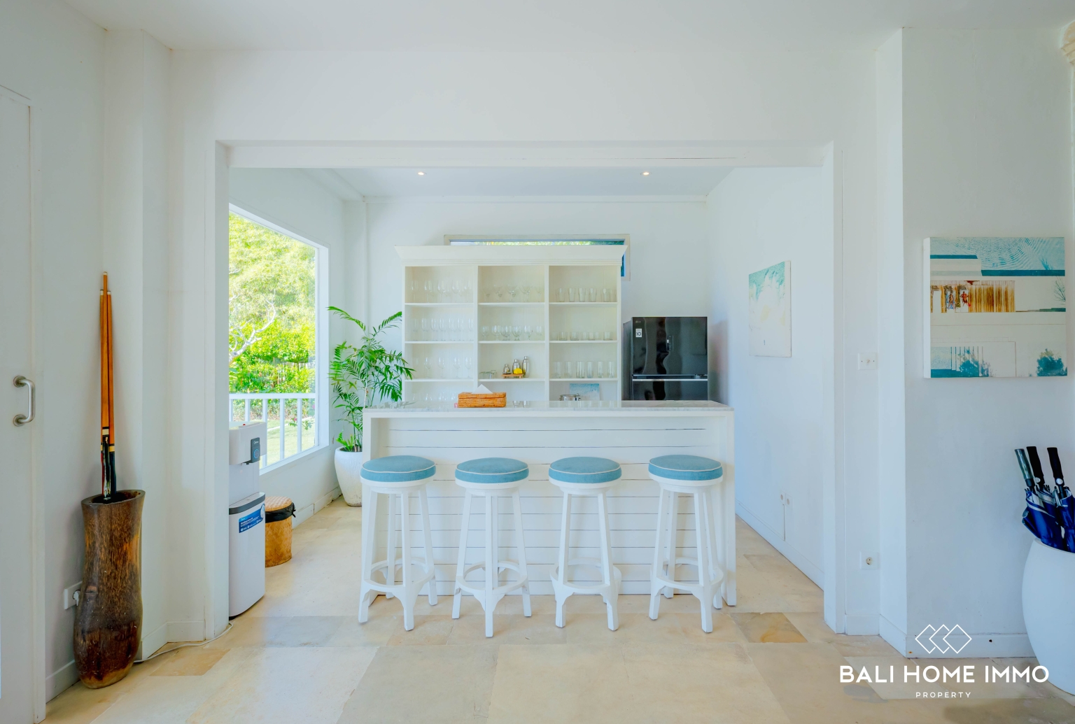 Majestic 10 Bedroom Cliffside Estate with Panoramic Ocean Views view 16