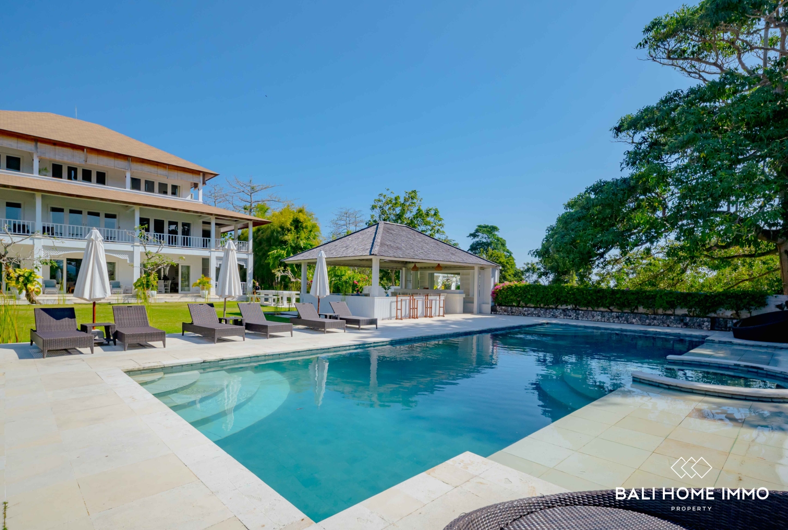 Majestic 10 Bedroom Cliffside Estate with Panoramic Ocean Views view 29