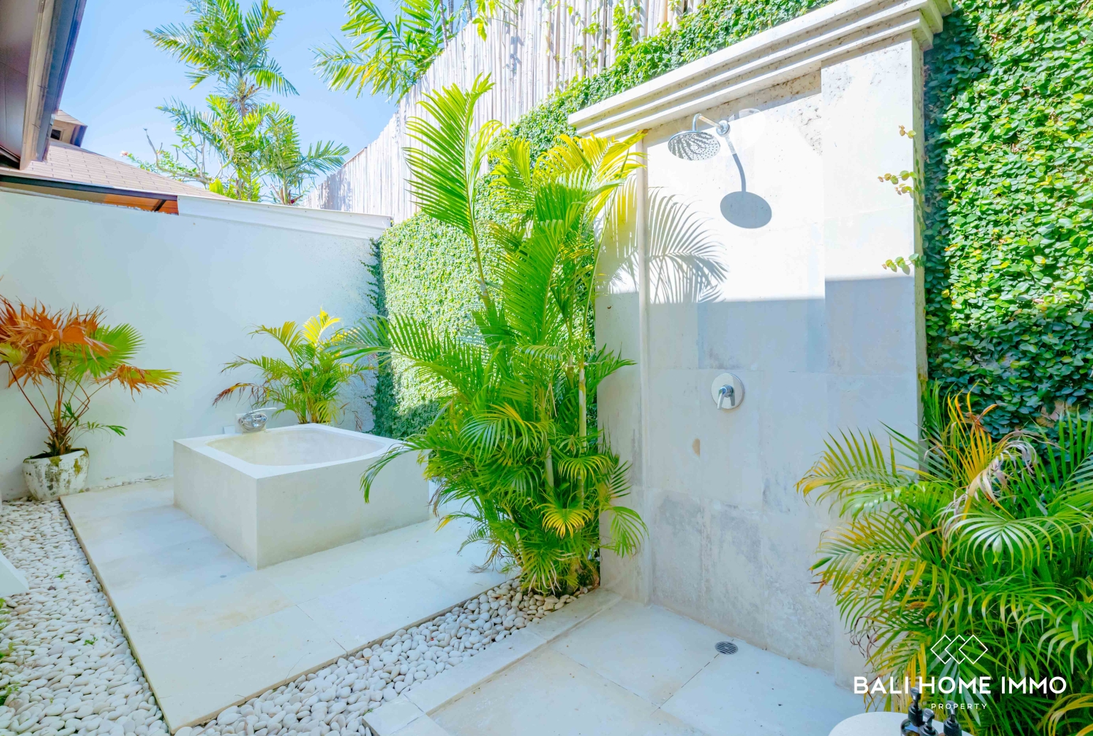 Majestic 10 Bedroom Cliffside Estate with Panoramic Ocean Views view 27