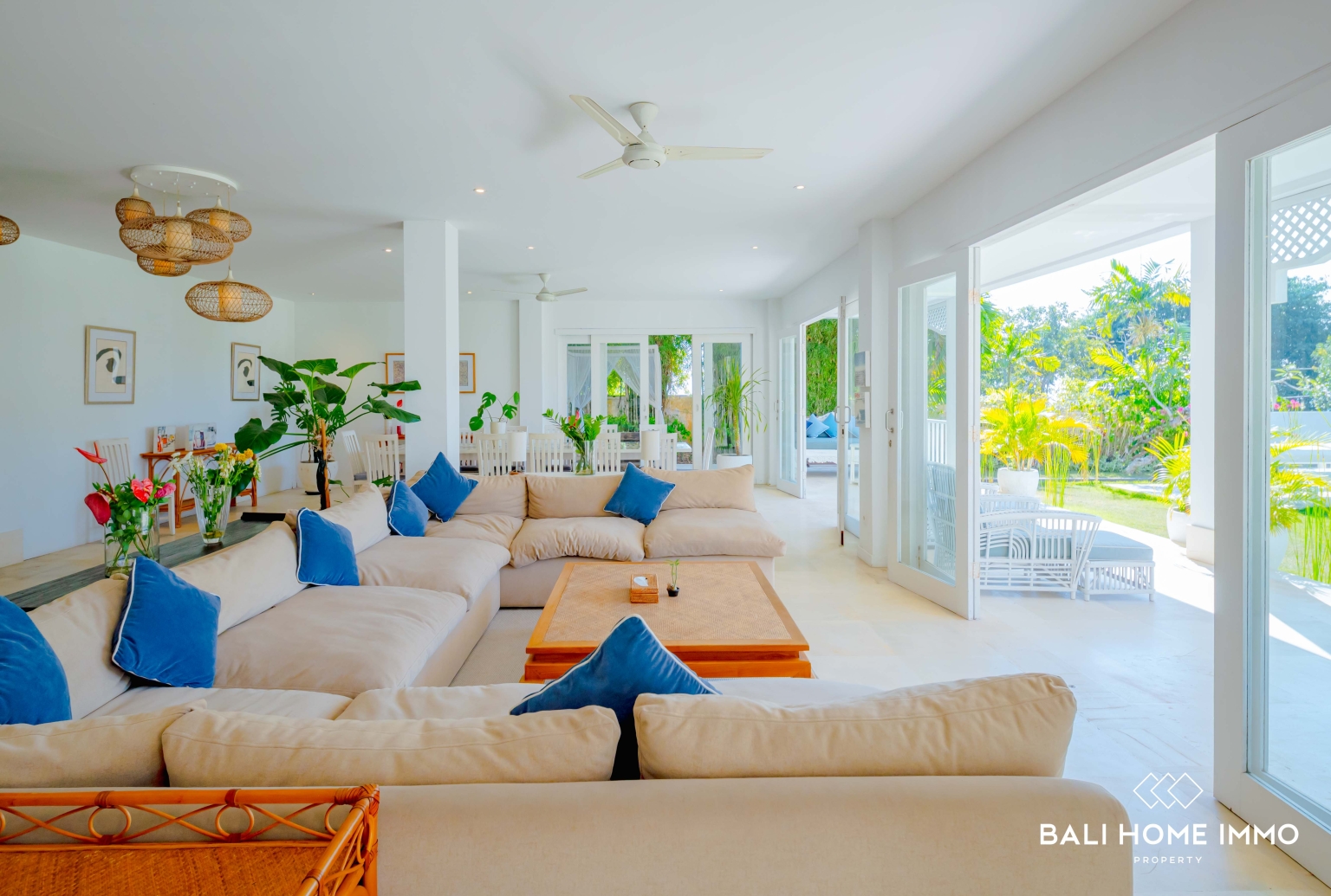 Majestic 10 Bedroom Cliffside Estate with Panoramic Ocean Views view 11
