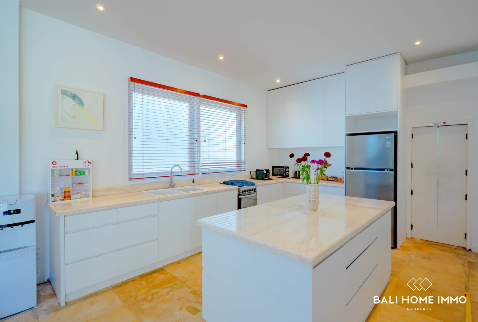 Majestic 10 Bedroom Cliffside Estate with Panoramic Ocean Views view 19