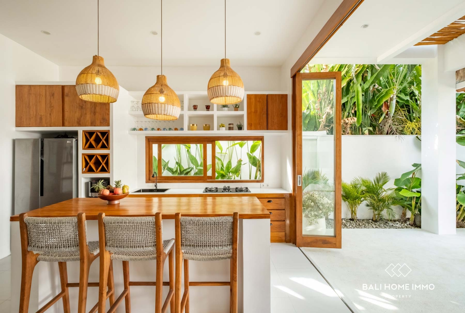 Mediterranean Tropical 4 Bedroom Villa for Sale and Rental in Canggu Bali view 7
