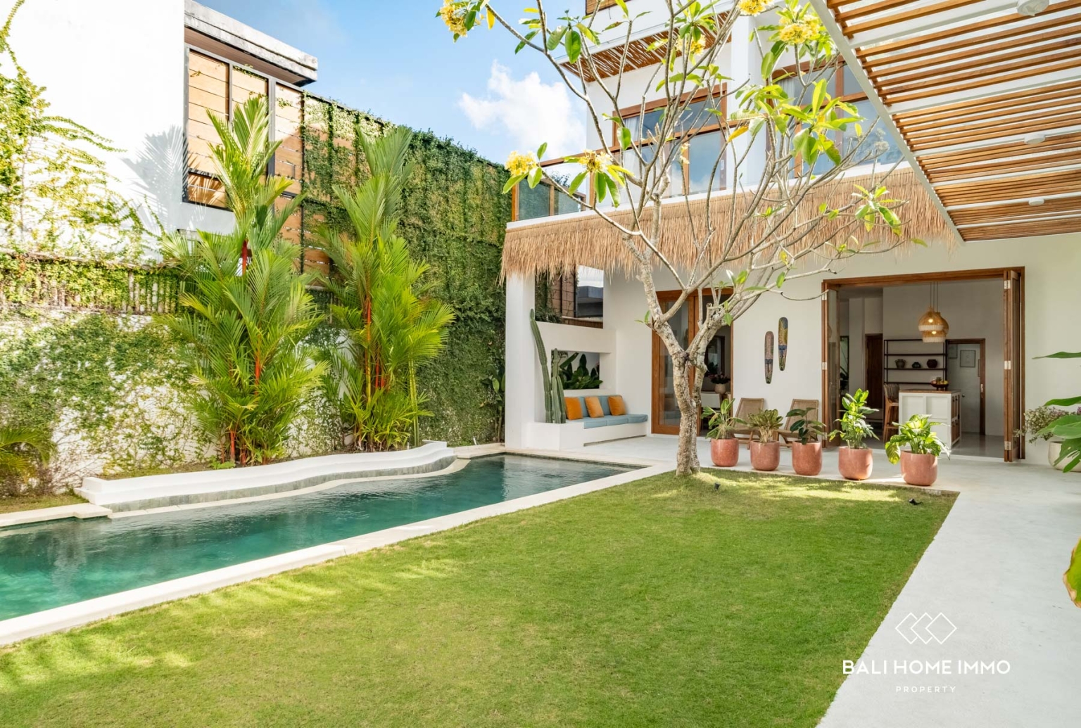 Mediterranean Tropical 4 Bedroom Villa for Sale and Rental in Canggu Bali view 2