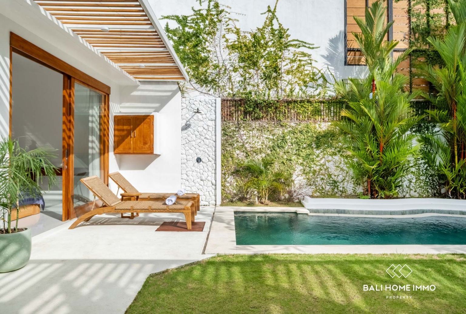 Mediterranean Tropical 4 Bedroom Villa for Sale and Rental in Canggu Bali view 23
