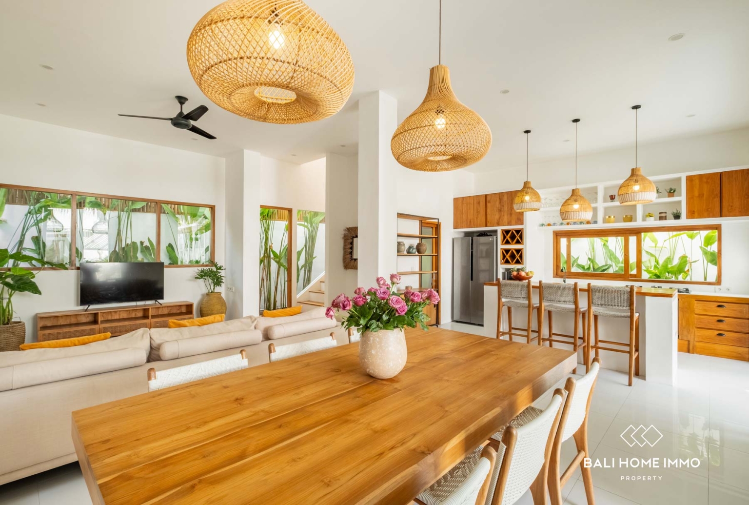 Mediterranean Tropical 4 Bedroom Villa for Sale and Rental in Canggu Bali view 6