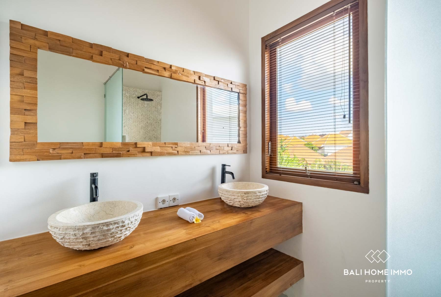 Mediterranean Tropical 4 Bedroom Villa for Sale and Rental in Canggu Bali view 16
