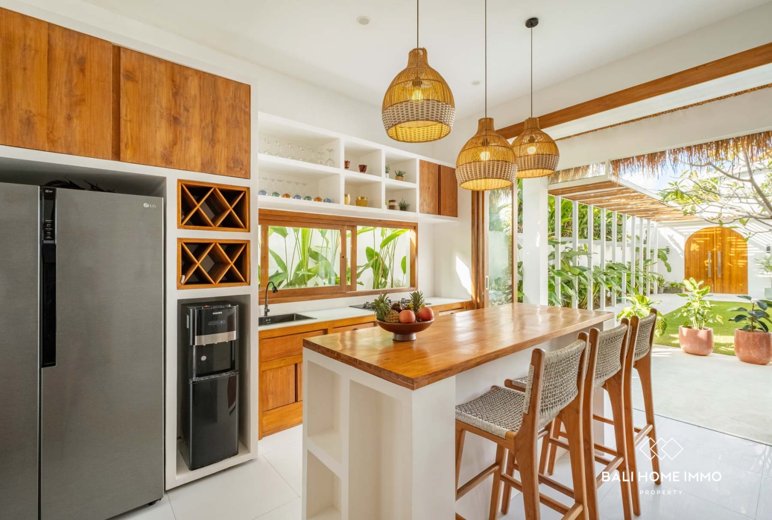 Mediterranean Tropical 4 Bedroom Villa for Sale and Rental in Canggu Bali view 8