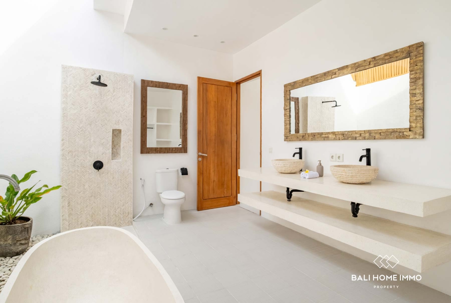 Mediterranean Tropical 4 Bedroom Villa for Sale and Rental in Canggu Bali view 15