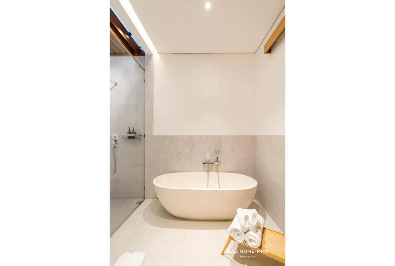 VILLA GAYA MEZZANINE 2 KAMAR UNTUK DIJUAL DENGAN HARGA LEASEHOLD DI CANGGU BALI view 16
