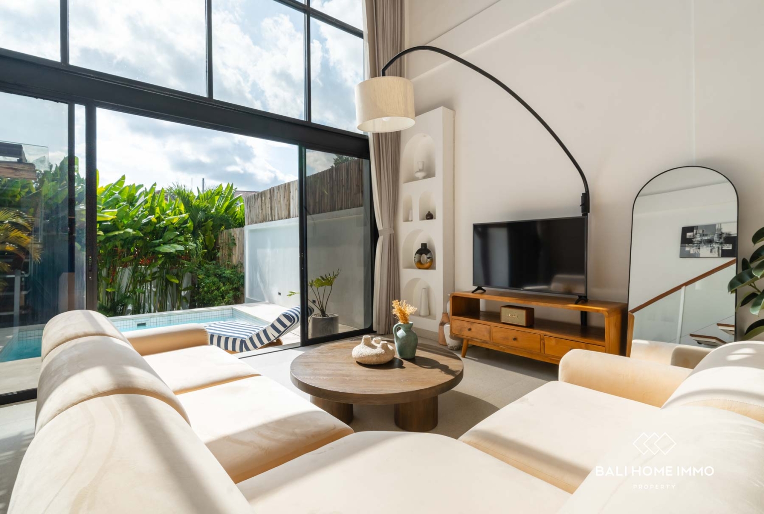 VILLA GAYA MEZZANINE 2 KAMAR UNTUK DIJUAL DENGAN HARGA LEASEHOLD DI CANGGU BALI view 3