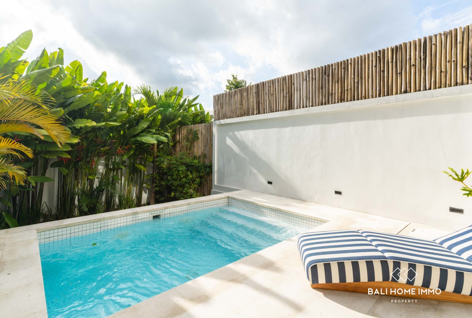 VILLA GAYA MEZZANINE 2 KAMAR UNTUK DIJUAL DENGAN HARGA LEASEHOLD DI CANGGU BALI view 19