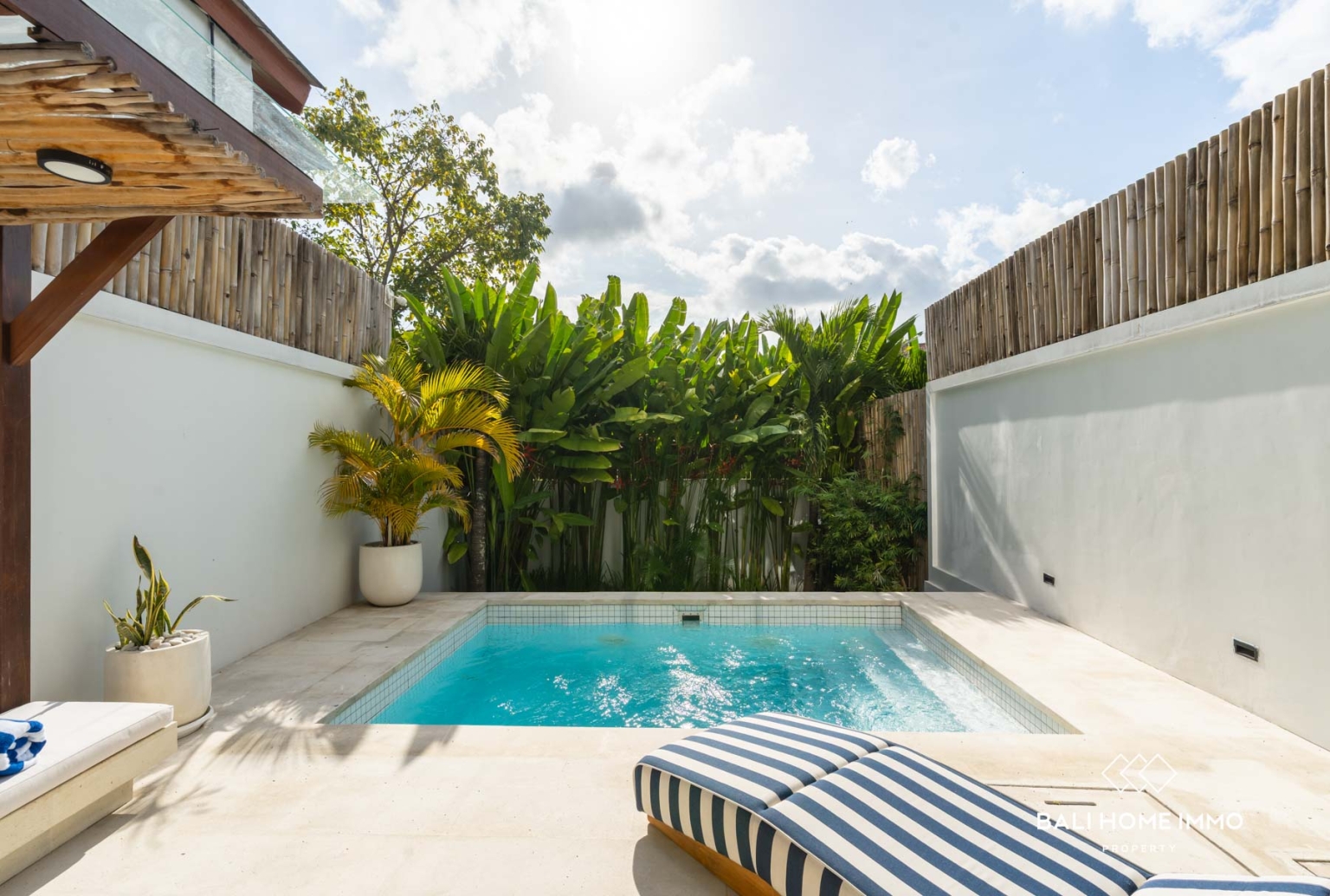 VILLA GAYA MEZZANINE 2 KAMAR UNTUK DIJUAL DENGAN HARGA LEASEHOLD DI CANGGU BALI view 18