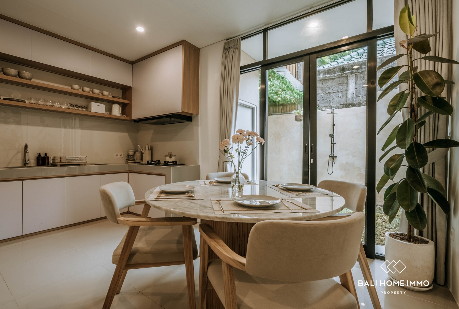 Villa Modern 1 Kamar + Ruang Kerja dengan Sauna Pribadi Dijual di Tumbak Bayuh view 2