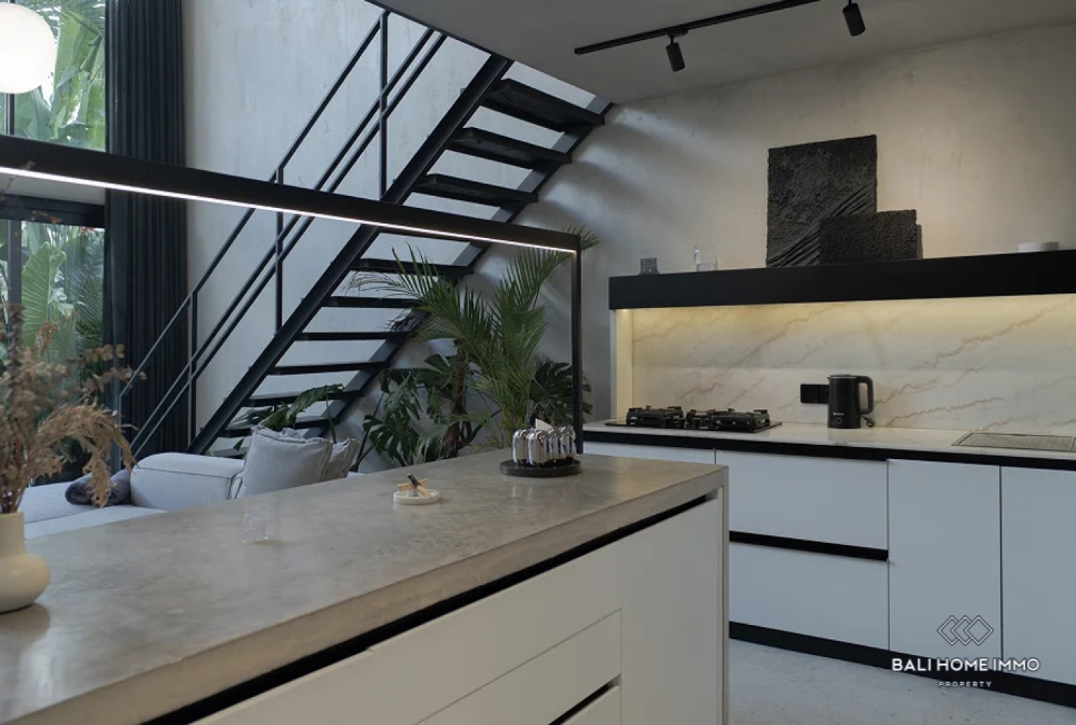 Modern 1 Bedroom Villa for Sale Leasehold in Bali Canggu Babakan view 3