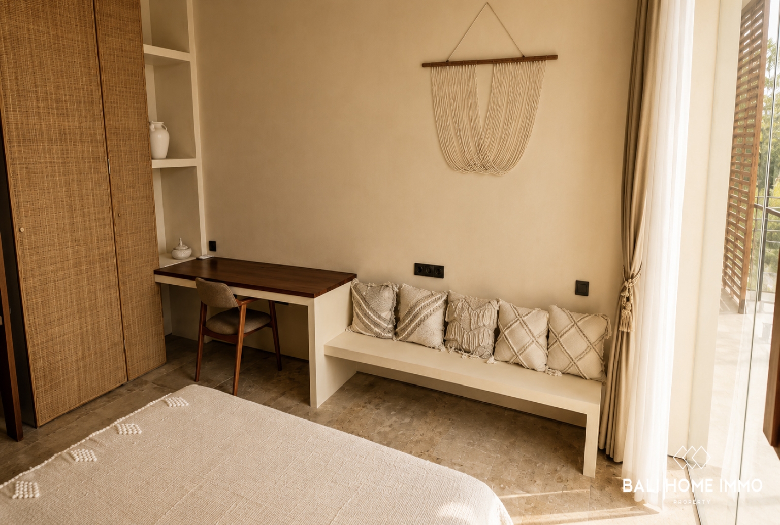 MODERN 2 BEDROOM OCEAN VIEW VILLA FOR SALE LEASEHOLD IN PANDAWA view 16