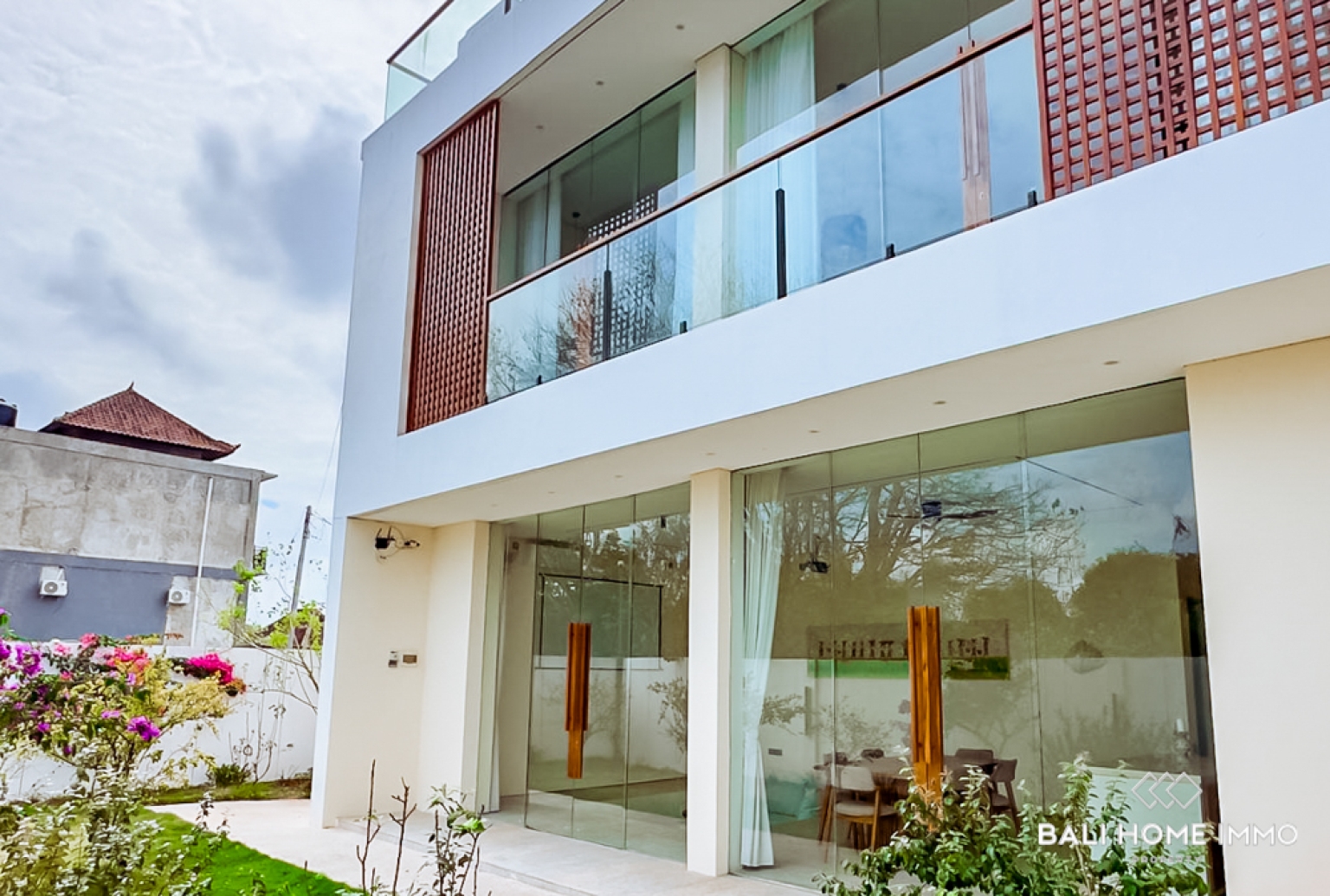 Villa moderne de 2 chambres avec vue sur l'océan à vendre en bail emphytéotique à Pandawa view 2