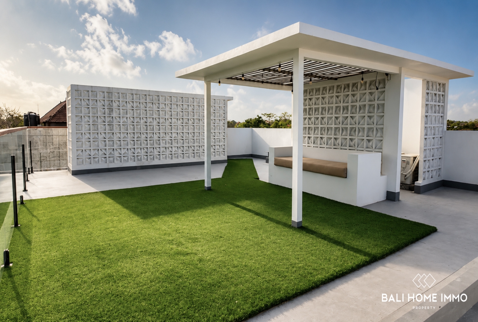 MODERN 2 BEDROOM OCEAN VIEW VILLA FOR SALE LEASEHOLD IN PANDAWA view 2