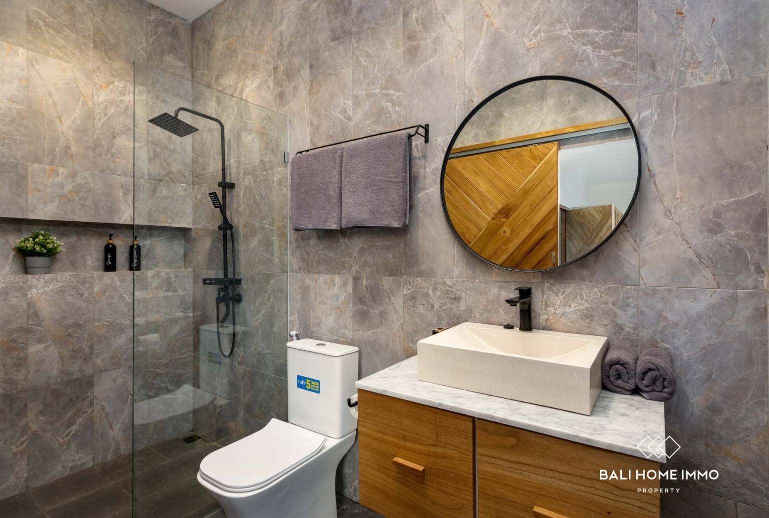 Villa Modern 2 Kamar UNTUK DIJUAL DENGAN SERTIFIKAT LEASEHOLD di UMALAS BALI view 21